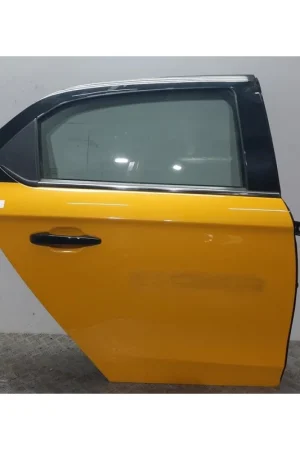 PUERTA TRASERA DERECHA 9675190680 AMARILLO Precio Económico